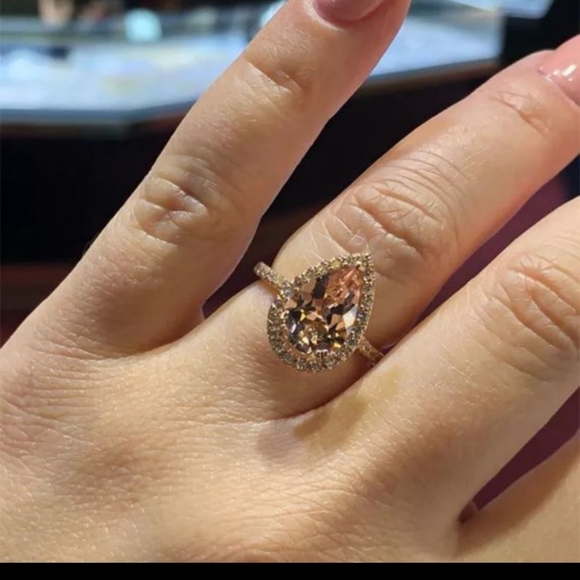 New gorgeous rose gold champagne Crystal r… - Picture 2 of 3